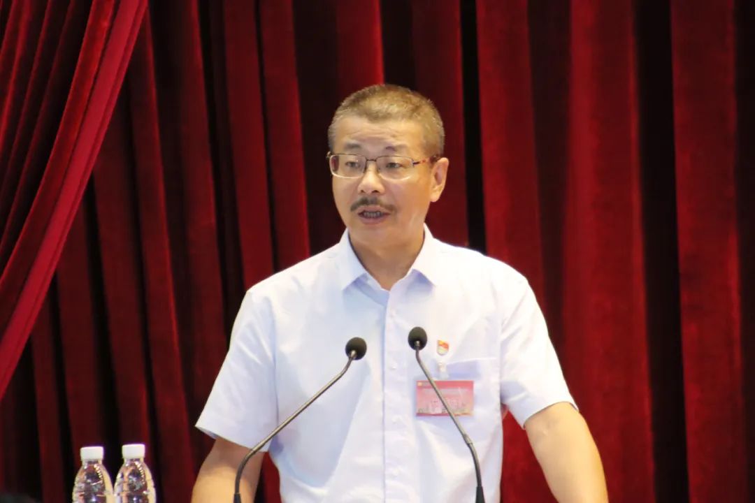 海南(nan)矿业召开第四届职工(gong)代(dai)表大(da)会第一(yi)次会议8.jpg