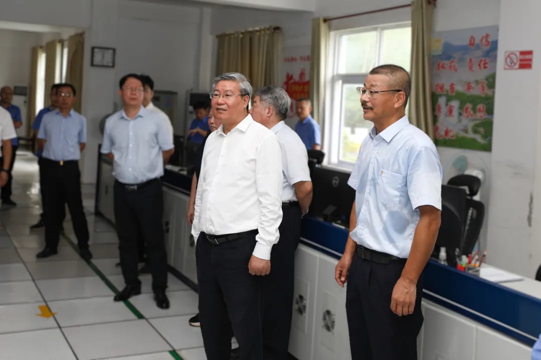 1715855032559075.jpg 海南(nan)省政协主(zhu)席李荣灿到(dao)海南(nan)矿业调研3_副本(ben).jpg