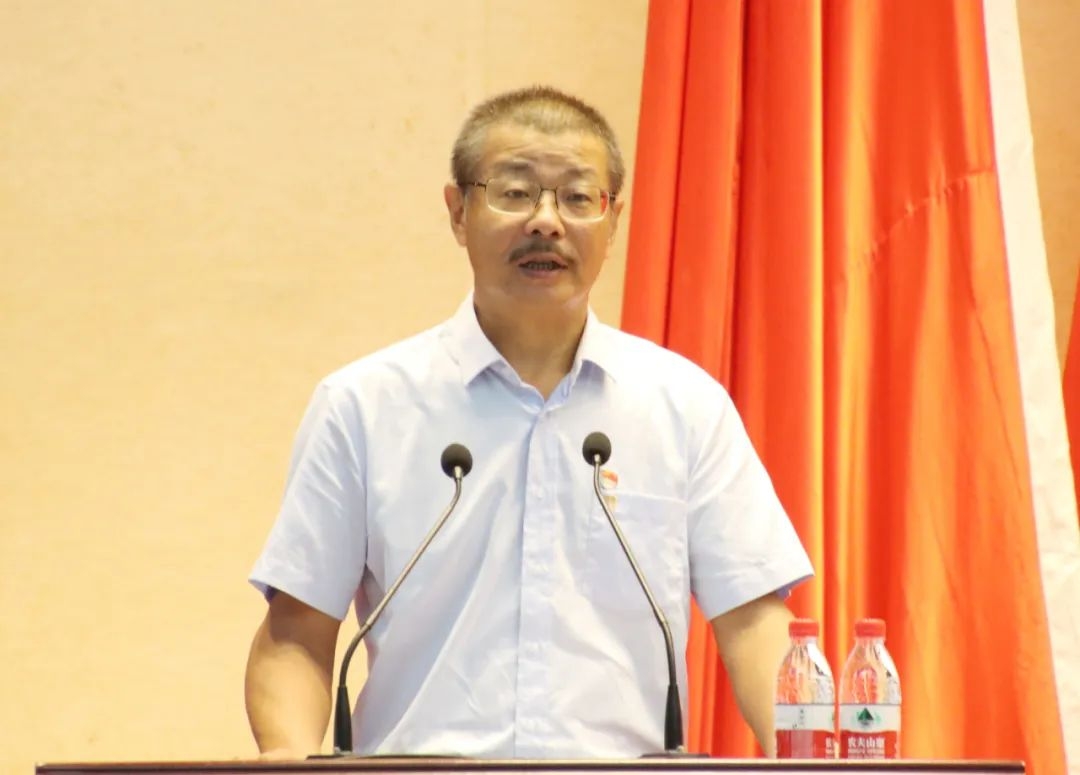 海南(nan)矿业召开庆祝中(zhong)國(guo)共産(chan)党成(cheng)立103周年(nian)暨七一(yi)表彰大(da)会9.jpg